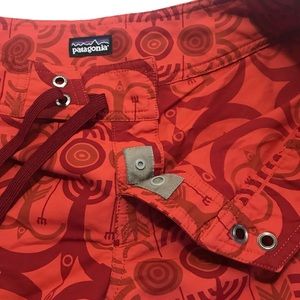 Patagonia Woman’s Shorts Sz small. Burnt Orange